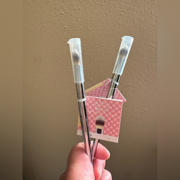 IT Cosmetics Essential Concealer Brush # 212, Make-up Brush Ulta Factory Sealed - Picture 5 of 9